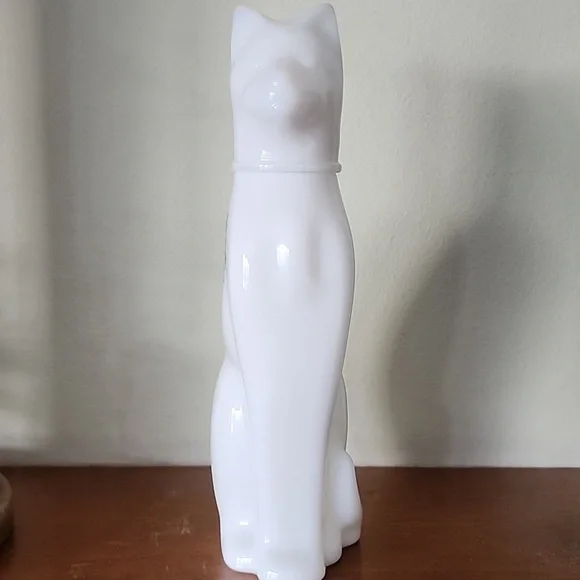 Vintage Milk Glass Avon Cat Bottle - Picture 2 of 5